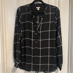 Mercer & Madison Black Cream Plaid Sheer V neck Blouse. Size Large.